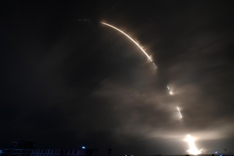 (240223) -- WENCHANG, Feb. 23, 2024 (Xinhua) -- A Long March-5 Y7 carrier rocket carrying a communication technology experiment satellite blasts off from the Wenchang Spacecraft Launch Site in south China's Hainan Province, Feb. 23, 2024. China successfully sent a communication technology experiment satellite into space from the Wenchang Spacecraft Launch Site on the southern island province of Hainan on Friday.
   The satellite was launched at 7:30 p.m. (Beijing Time) by a Long March-5 Y7 carrier rocket and entered the planned orbit successfully. (Xinhua/Guo Cheng)