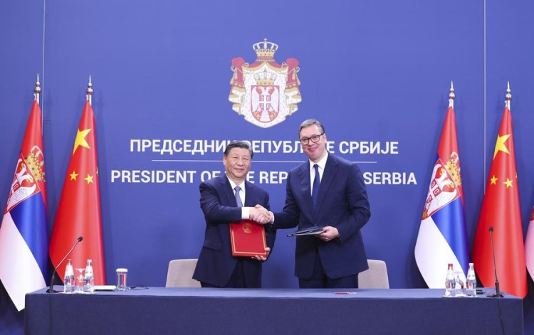 (240508) -- BELGRADE, May 8, 2024 (Xinhua) -- Chinese President Xi Jinping and Serbian President Aleksandar Vucic sign a joint statement on the building of a China-Serbia community with a shared future in the new era, after their talks in Belgrade, Serbia, on May 8, 2024. In the joint statement, the two countries decided to deepen and elevate the China-Serbia comprehensive strategic partnership. (Xinhua/Huang Jingwen)